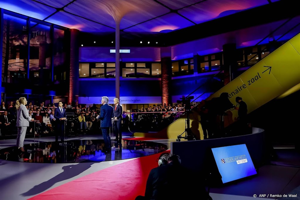 Demonstrant verstoort slotdebat NOS