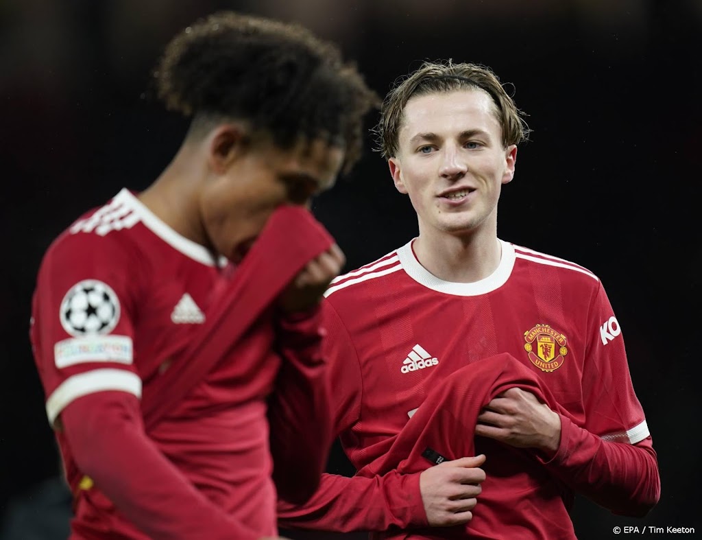 Manchester United opent trainingscomplex weer na coronagolf
