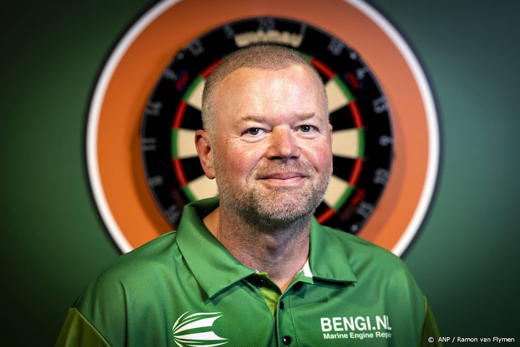 Darter Van Barneveld wacht na zege op WK duel met Price