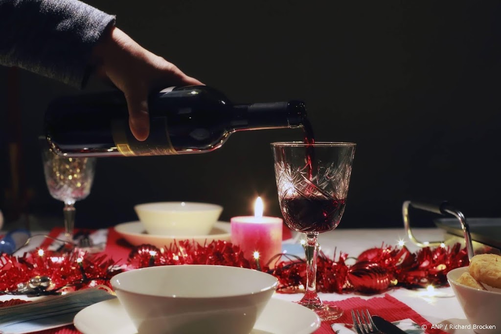 Nederlanders willen massaal uit eten met kerst na 2 coronajaren