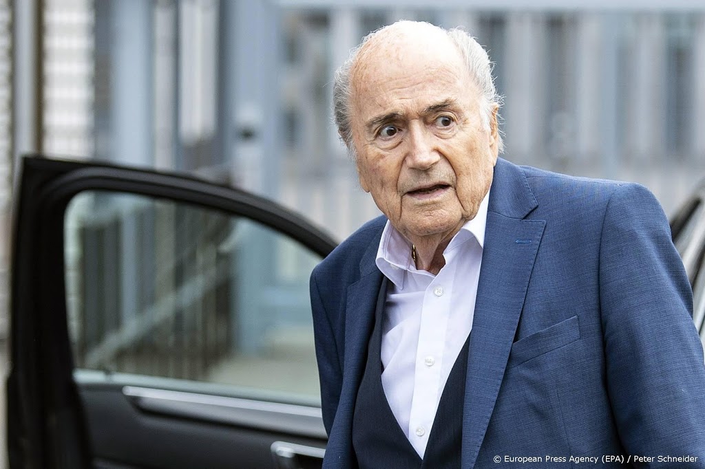 Blatter verlaat intensive care na week in kunstmatige coma