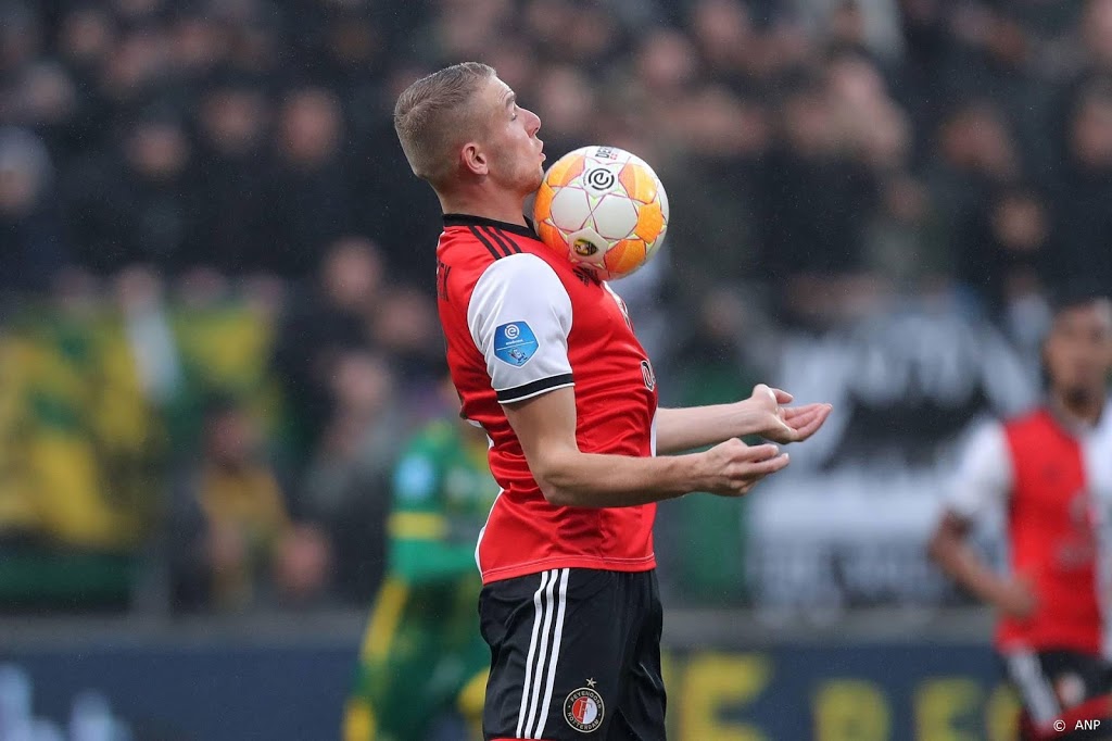 Verdediger Van Beek na ruim half jaar terug in selectie Feyenoord