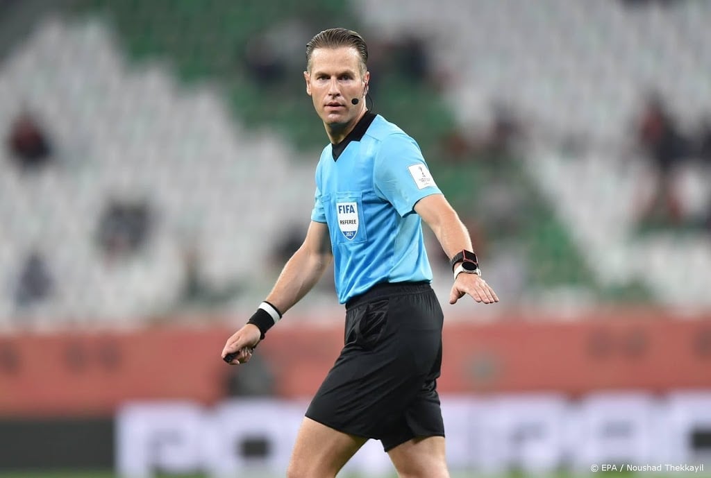 Makkelie fluit PSV - Ajax, Kuipers leidt AZ - Feyenoord