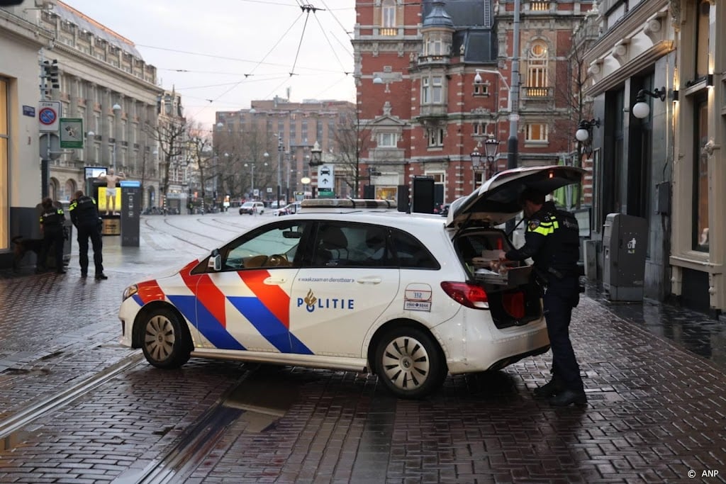 Gijzeling in Apple Store Leidseplein, politie massaal aanwezig