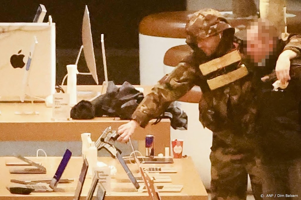 Gijzeling in Apple Store voorbij, gijzelnemer in handen politie