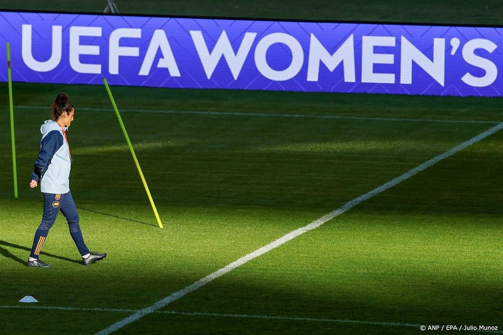 Spaanse voetbalsters vragen fans dringend om steun tegen Oranje