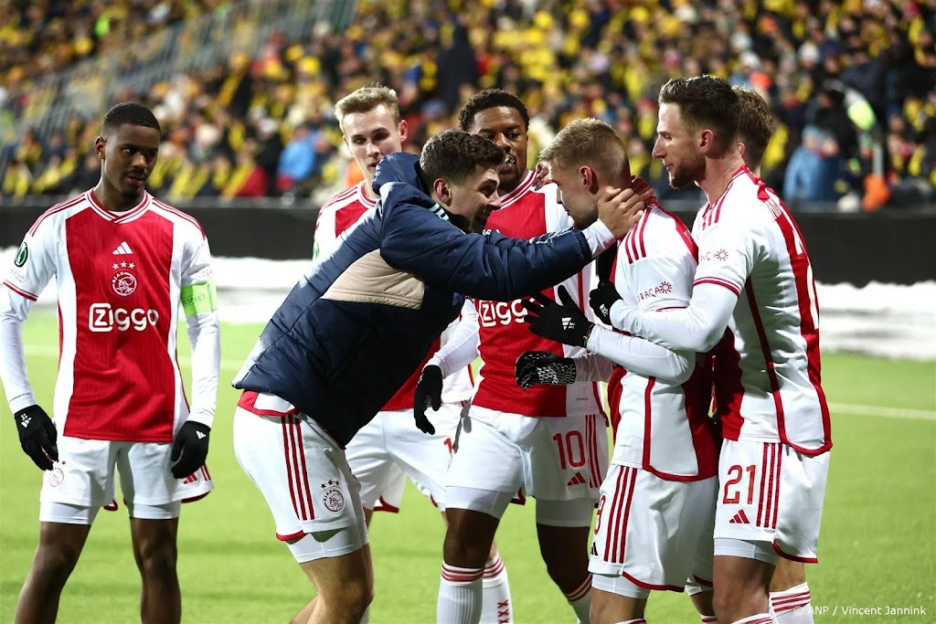 Ajax met heel veel moeite naar achtste finales Conference League
