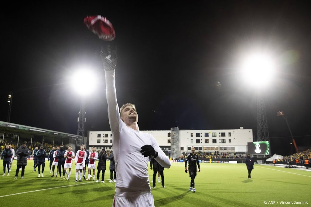 Taylor schiet Ajax in verlenging verder in Conference League
