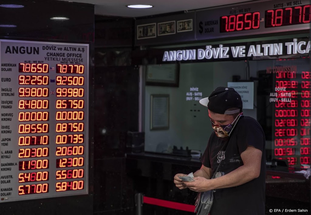 Turkse lira daalt met 17 procent na ontslag topman centrale bank