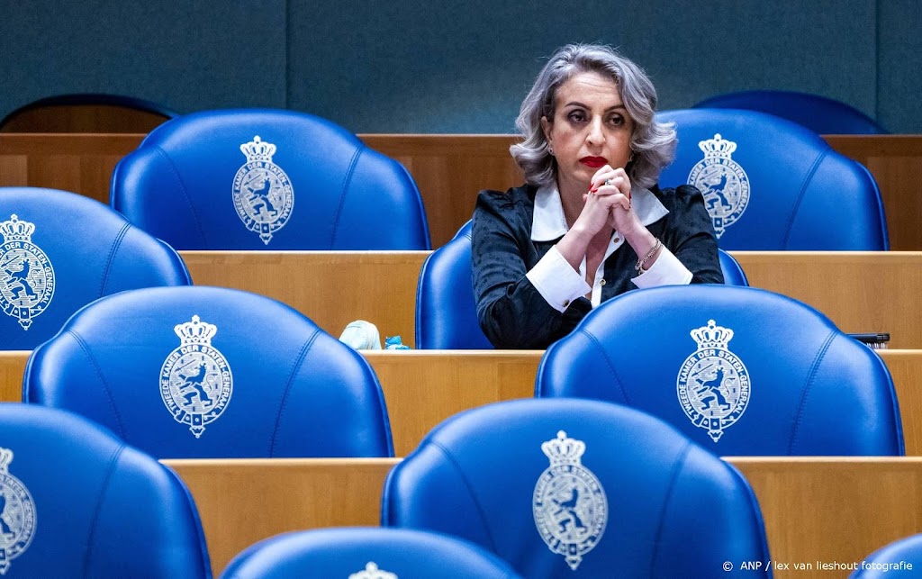 Volt zet Gündoğan officieel uit de Kamerfractie