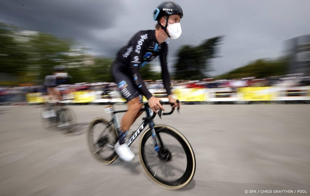 Wielerploeg Team DSM met Arensman, Bol en Tusveld in Giro