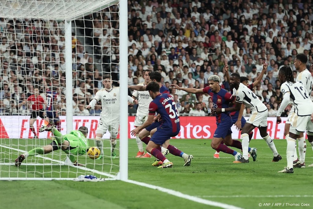 Barcelona zoekt bewijs voor scheidsrechtersfout in Clásico