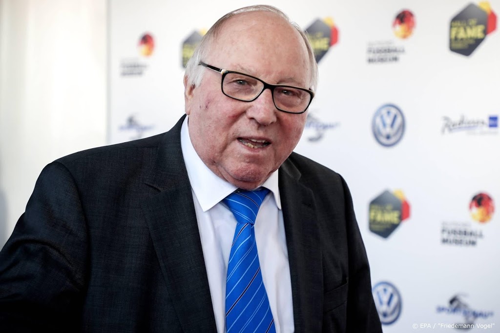 HSV-icoon Uwe Seeler in het ziekenhuis
