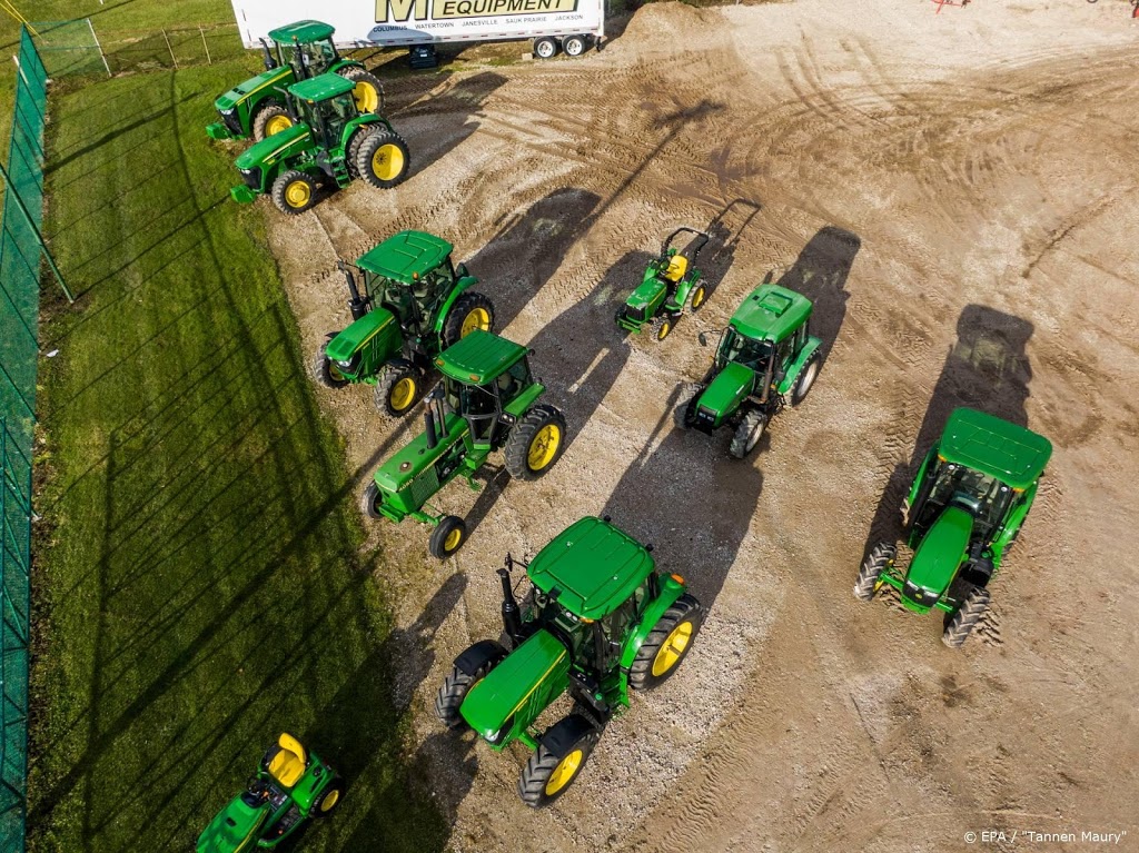 Winst tractorbouwer Deere scherp gedaald door crisis