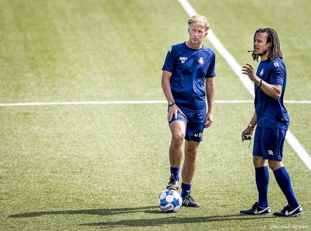 Jonker gaat derde seizoen in als hoofdtrainer Telstar