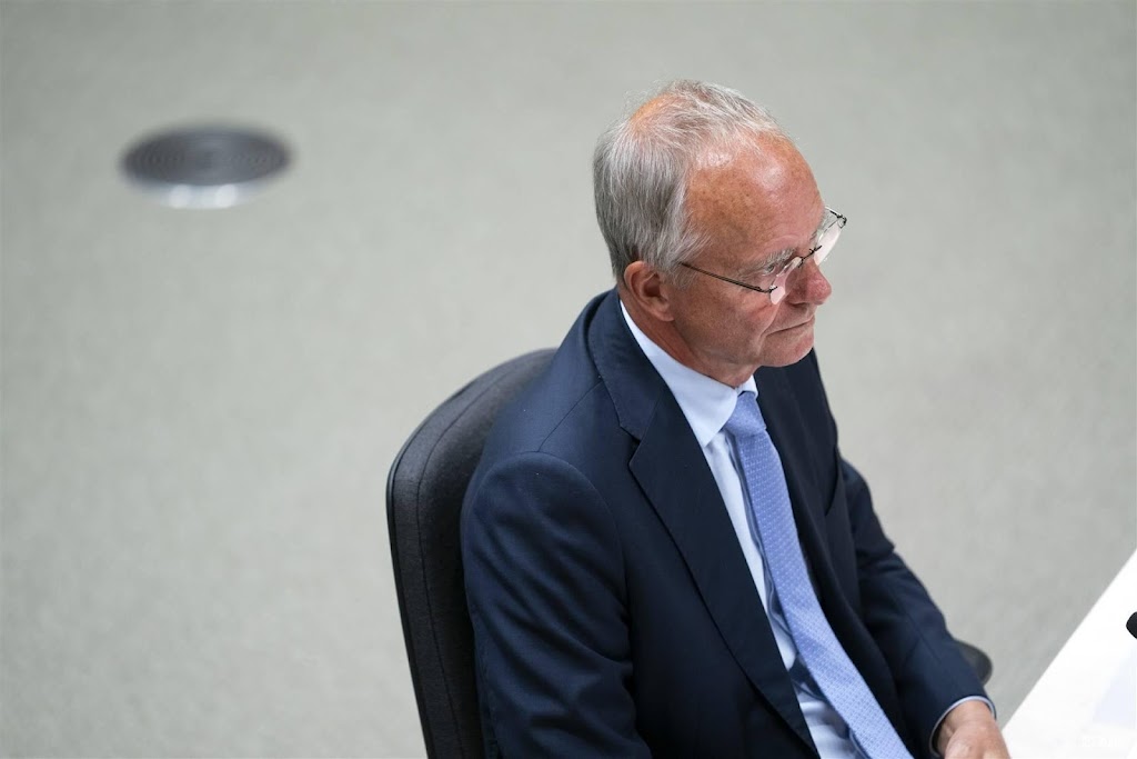 VVD-prominent Henk Kamp niet beschikbaar als premier