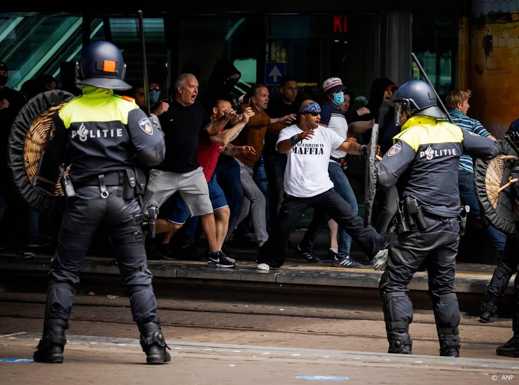 Rutte: 'doorgesnoven hooligans' misbruikten demonstratie Den Haag