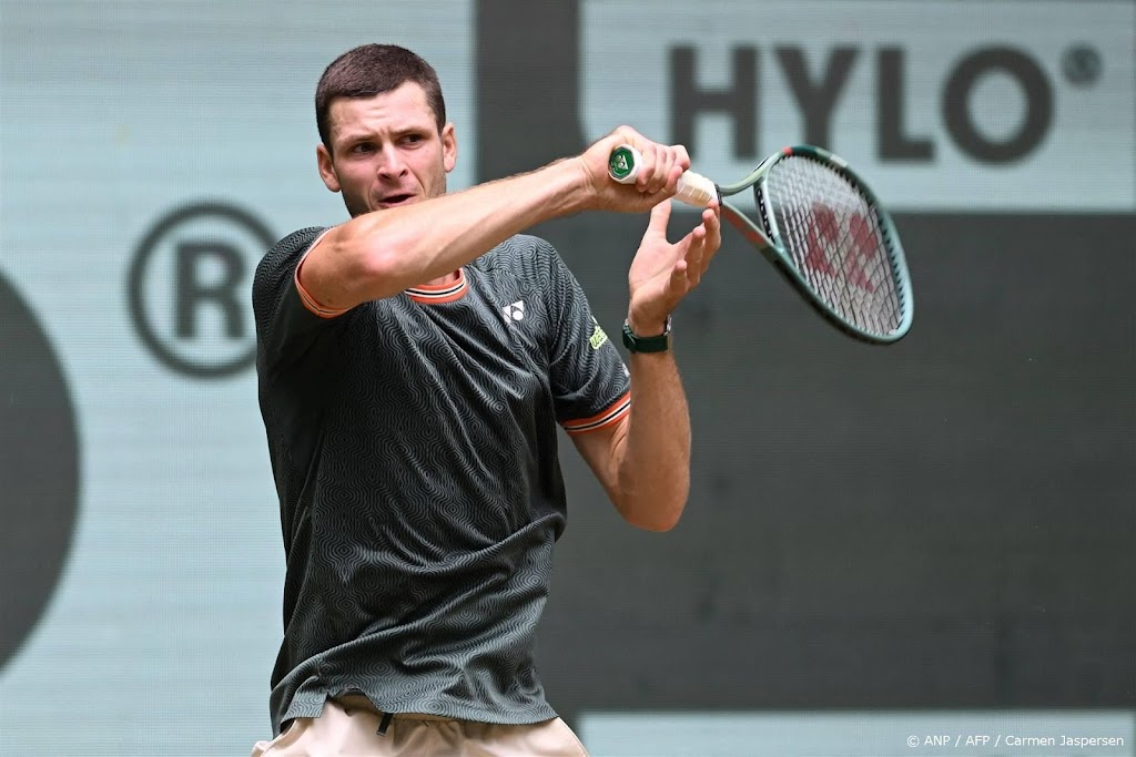 Hurkacz verslaat Zverev en staat in finale tennistoernooi Halle