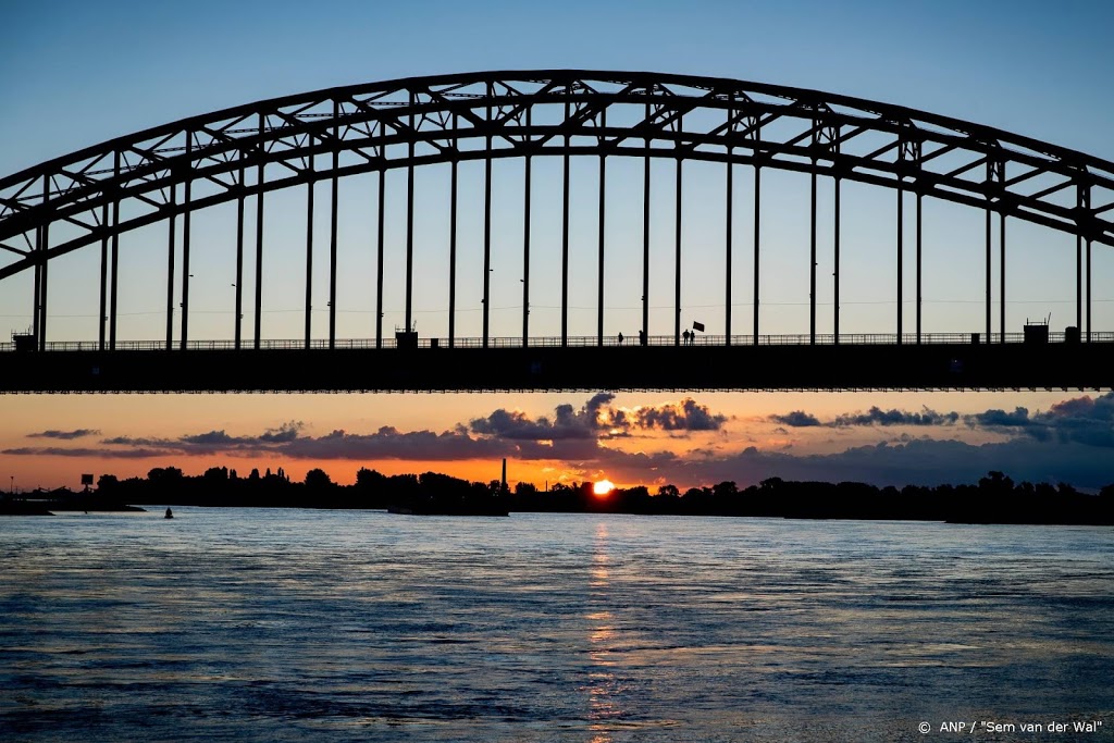 Nijmegen wil niet wachten met 'afbladderende' Waalbrug
