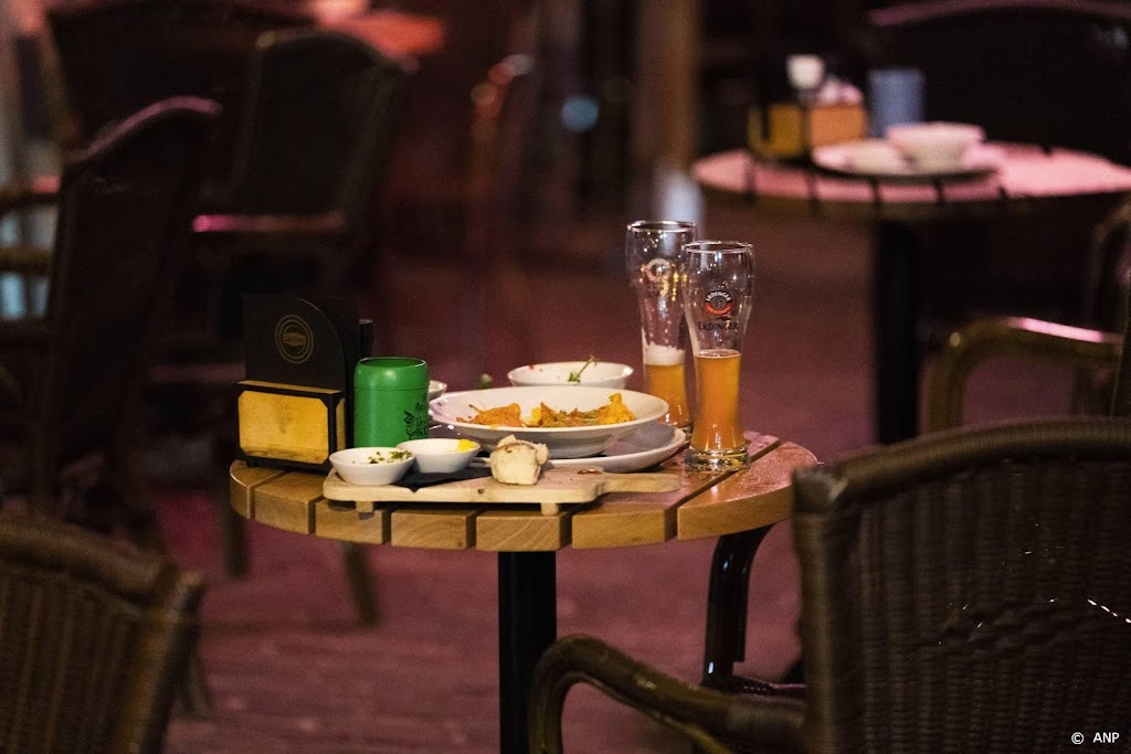 FNV: uit horeca vertrokken personeel wil veelal niet terug