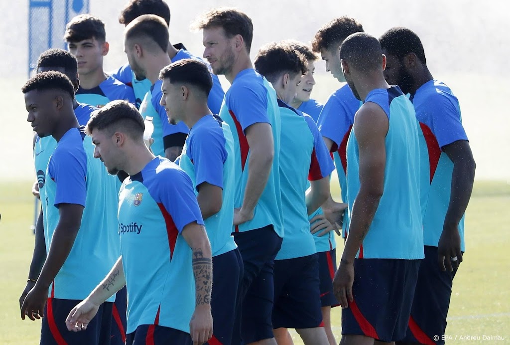 Financieel geplaagd Barcelona verkoopt kwart tv-rechten La Liga