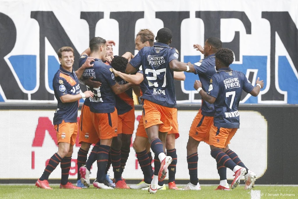 Vitesse verkijkt zich volkomen op sterk Willem II