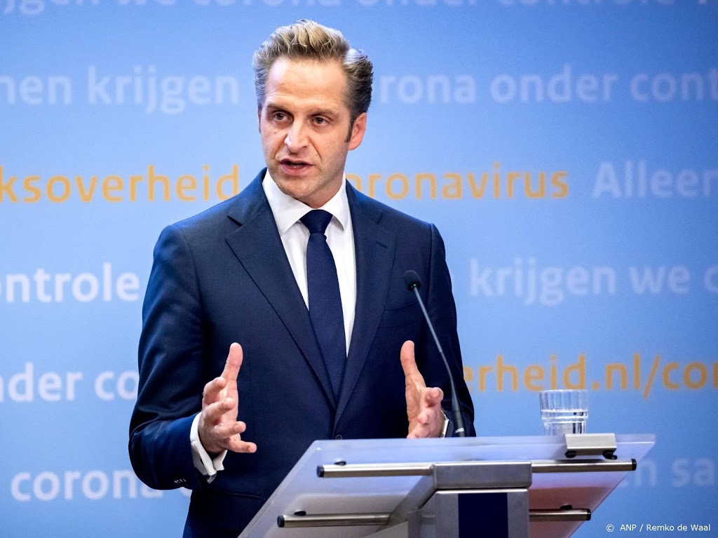 De Jonge vindt oproep BN'ers tegen coronaregels 'onverantwoord'