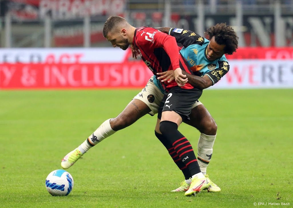 AC Milan wint van Venezia en staat weer naast Inter