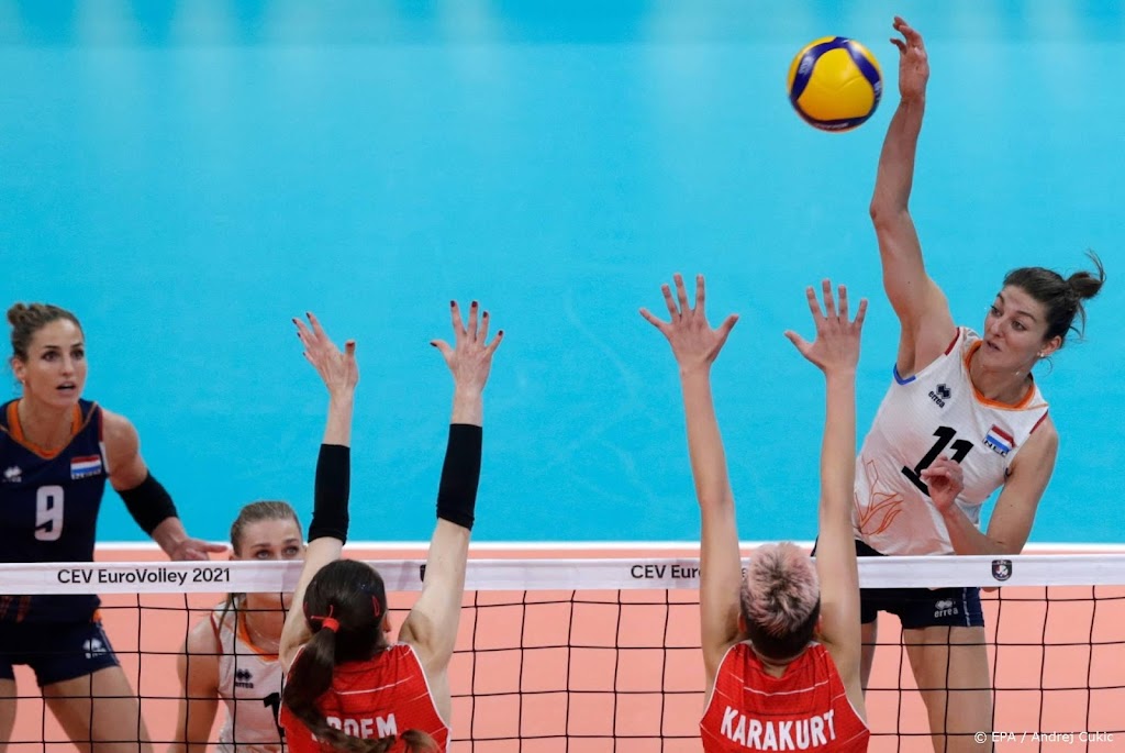 Aanvoerster Buijs wil weer 'vliegen' op WK volleybal