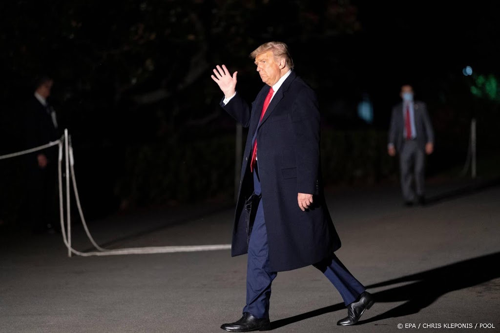 Trump test voor laatste debat negatief op coronavirus