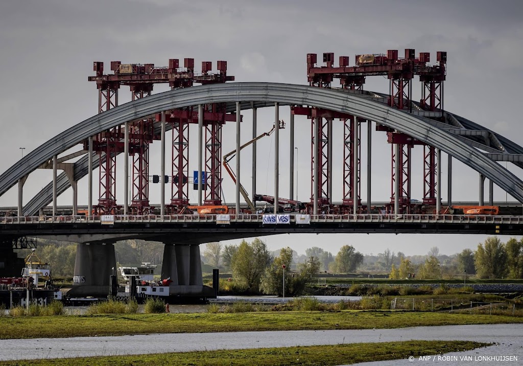 Verwijdering Boogbrug Vianen succesvol verlopen