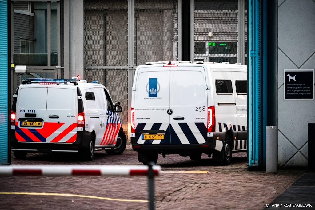 Dekker: zware crimineel vaker per videoverbinding voor de rechter