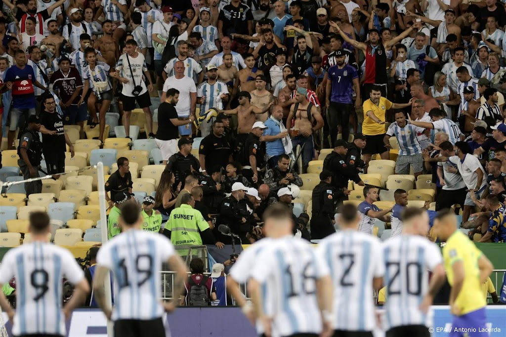 Argentinië wint van Brazilië in een door rellen overschaduwd duel
