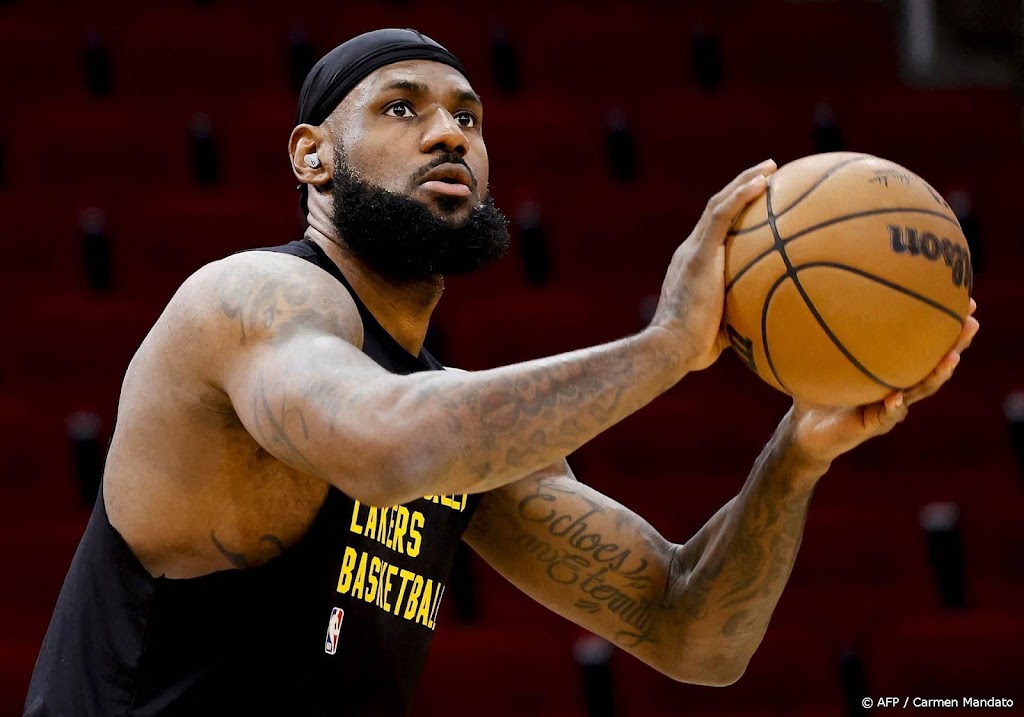 LeBron James doorbreekt grens van 39.000 punten in NBA