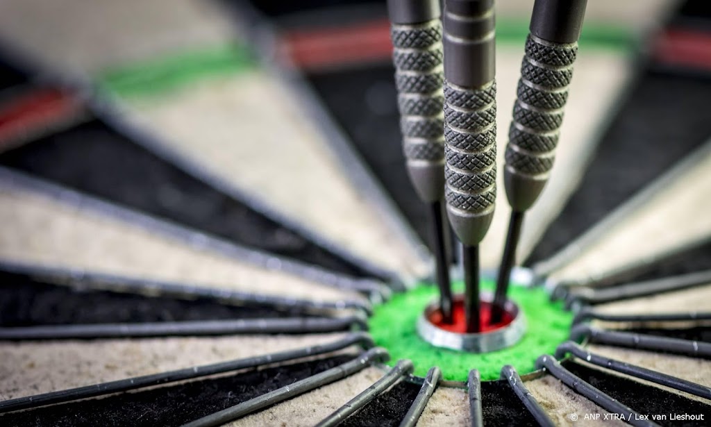 Darter Van Duijvenbode moeizaam naar derde ronde op WK