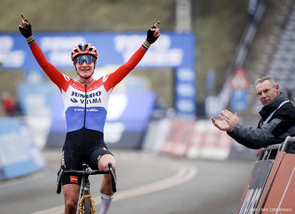 Vos wint week voor WK wereldbekercross in Hoogerheide