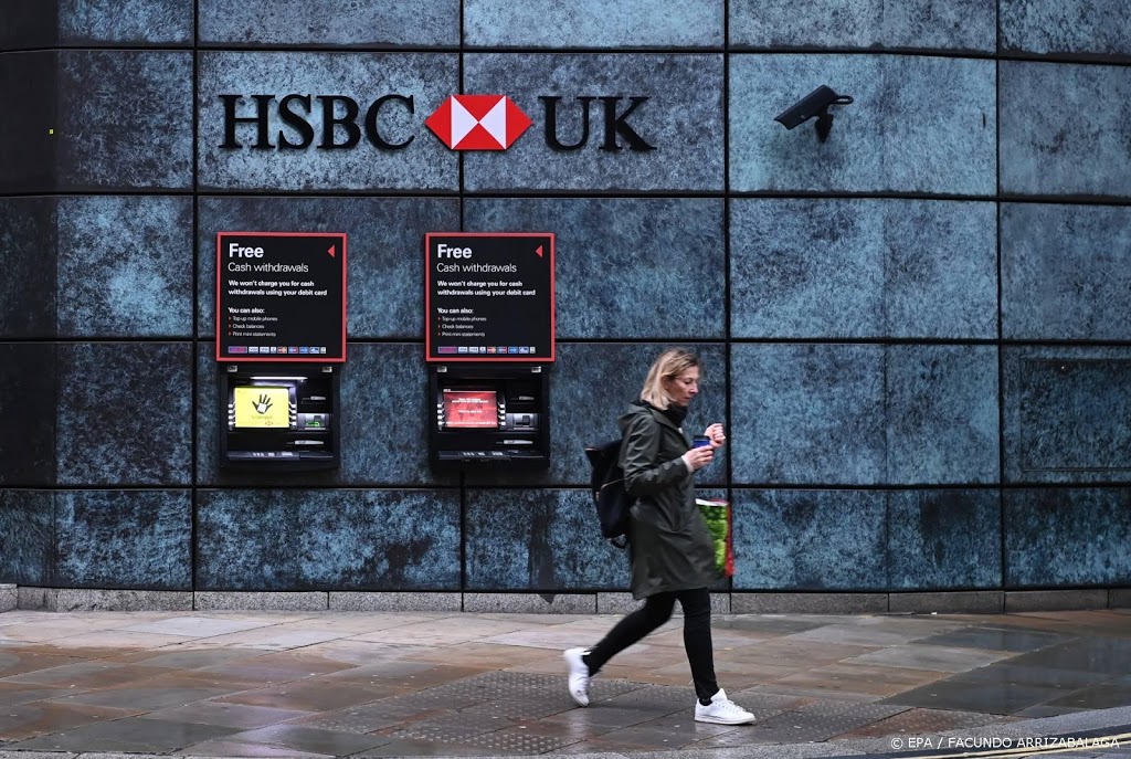 Grote bank HSBC wil bijna helft minder kantoren door thuiswerk
