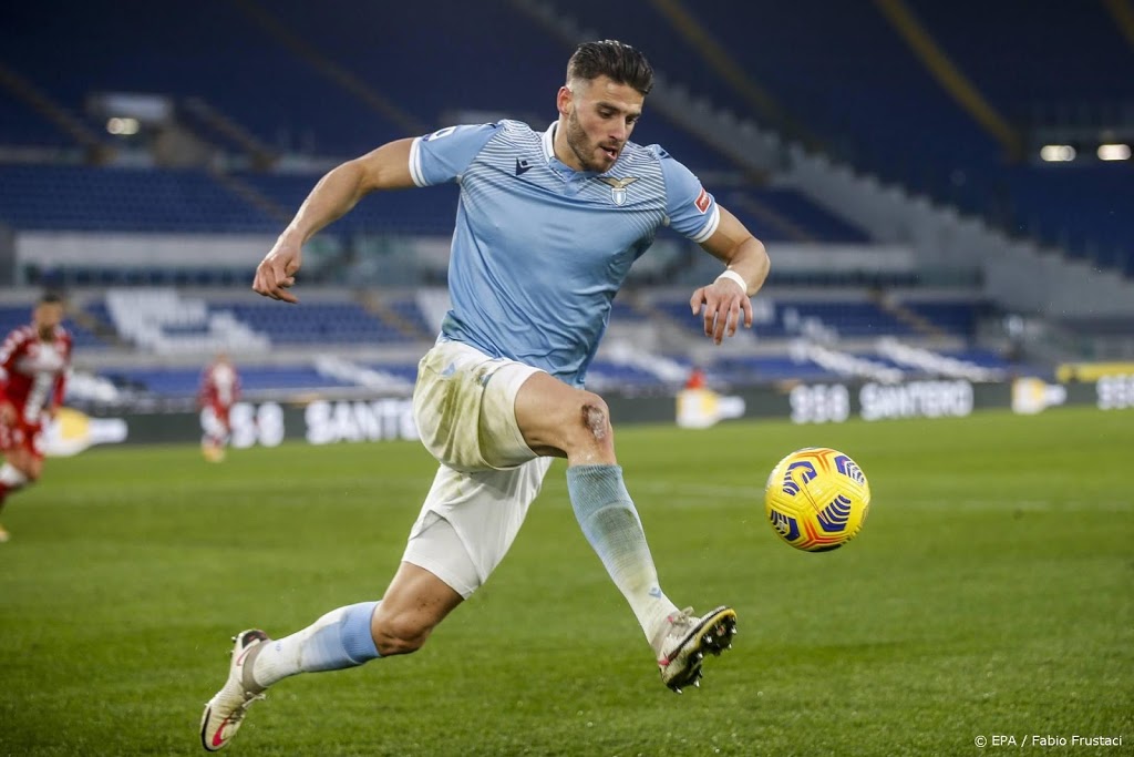 Verdediger Hoedt op de bank bij Lazio bij duel met Bayern München
