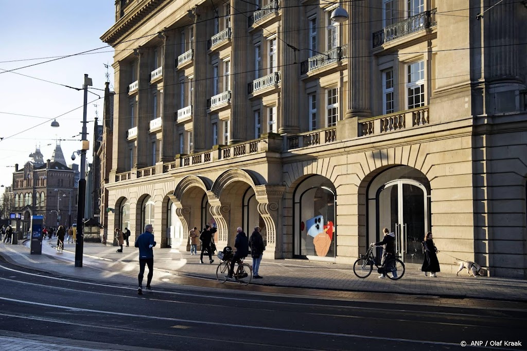 'Nazorgbus' op Leidseplein na gijzeling in Apple Store
