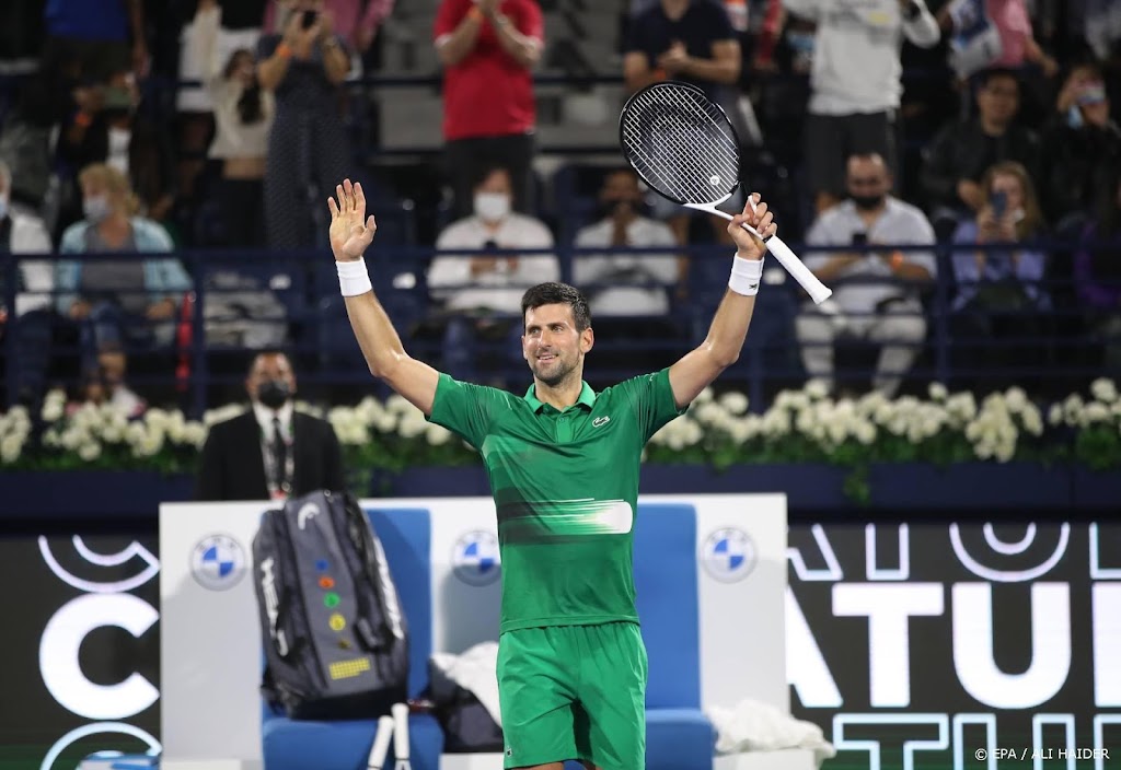 Djokovic wint ook tweede partij in Dubai