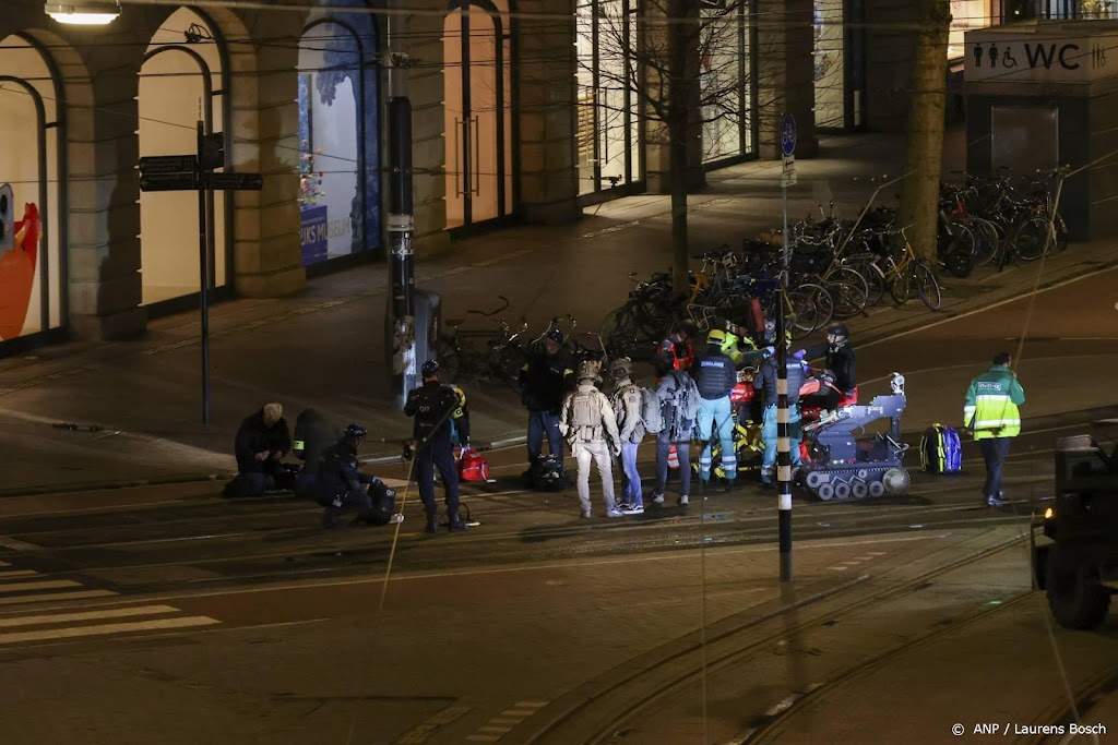 OM bevestigt overlijden gijzelnemer Apple Store in Amsterdam