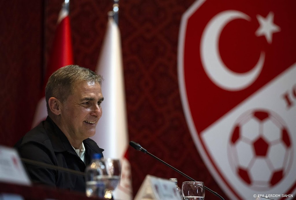 Turkse bondscoach wil Turkije na aardbeving weer vreugde geven