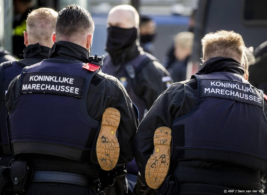 31 aanhoudingen bij klimaatprotest Eindhoven Airport