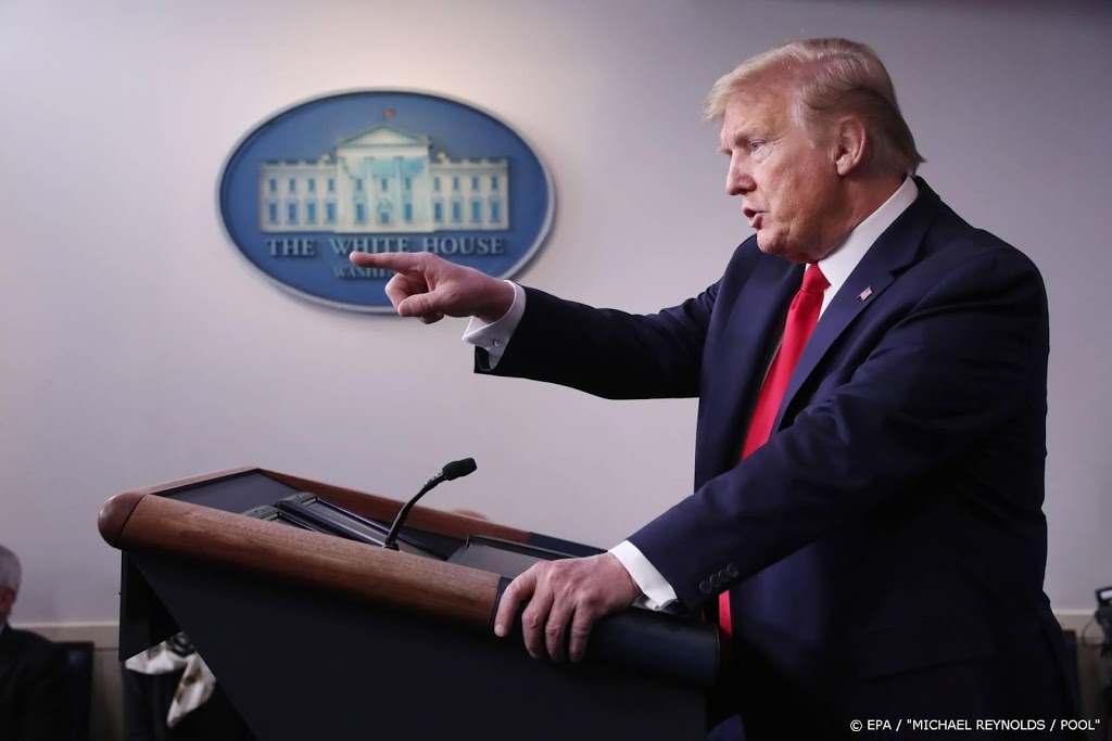 Trump ondertekent bevel voor 'migratiepauze'
