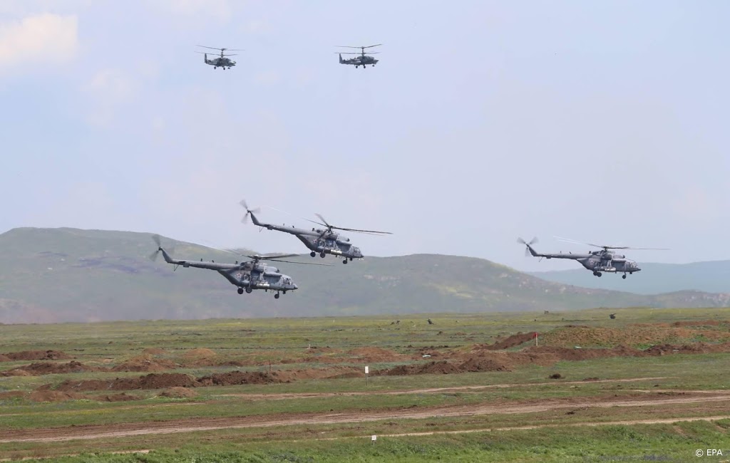 Eerste Russische militairen verlaten grens bij Oekraïne
