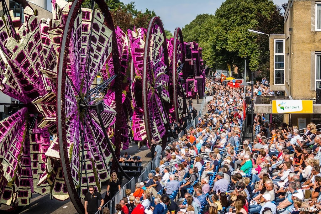 Grote drukte in Bollenstreek bij bloemencorso