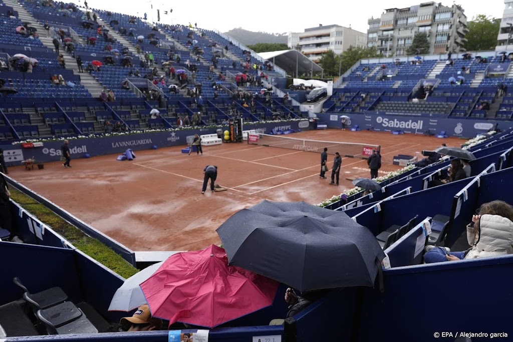Halve finales tennistoernooi Barcelona naar zondag