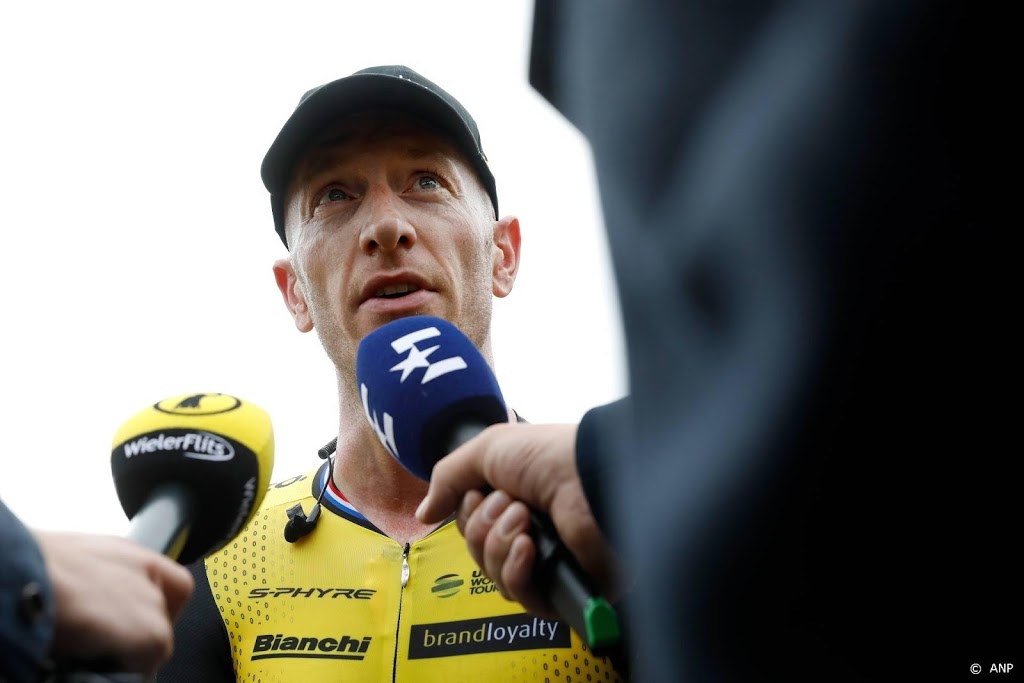 Van Emden uit Giro na zware val, etappe geneutraliseerd