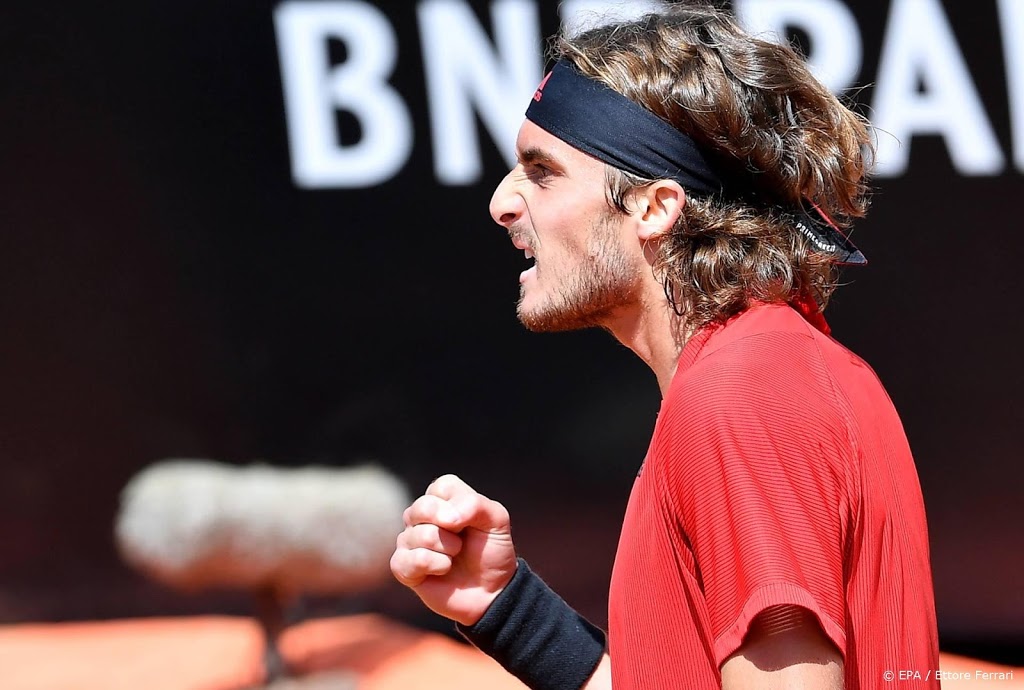 Tennisser Tsitsipas wint ook graveltoernooi van Lyon
