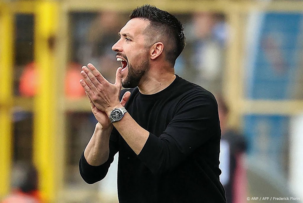 Nieuwe Ajax-coach Farioli wil Van Gaal vaak voor diner uitnodigen